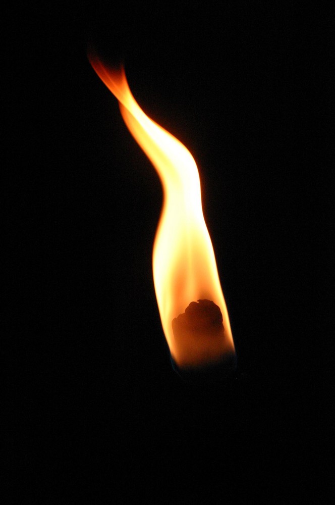 Feuer in der Dunkelheit