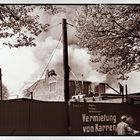 ...feuer in der karrenvermietung...