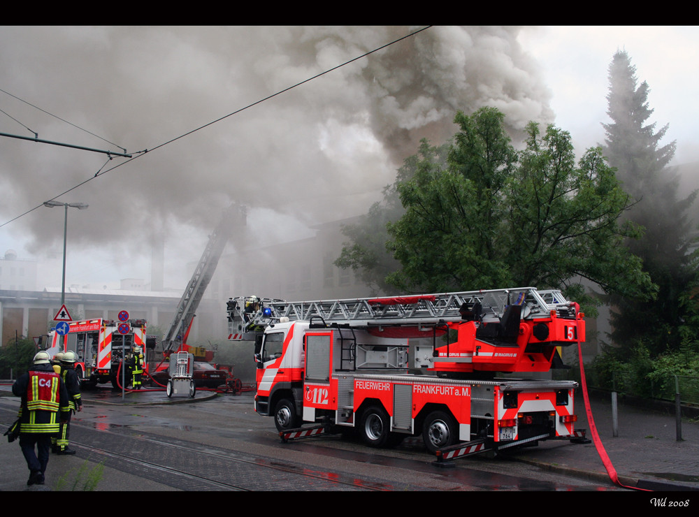 Feuer in Lagerhalle #2