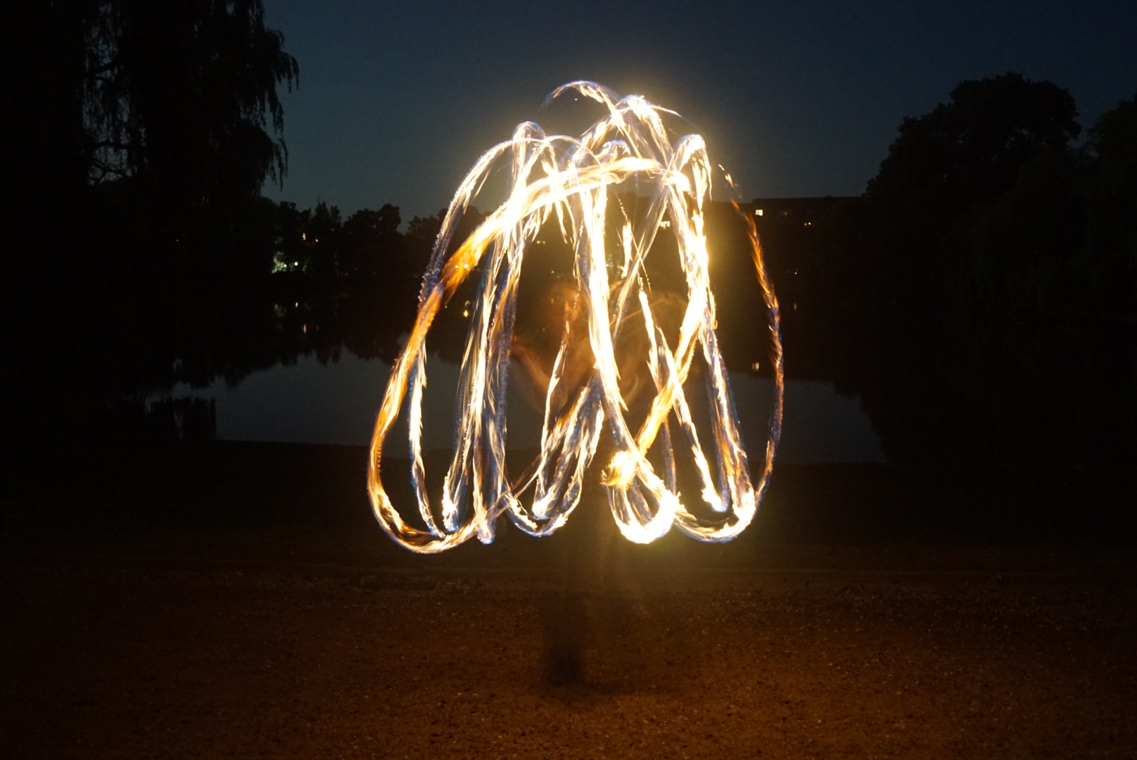 Feuer Poi Spinning