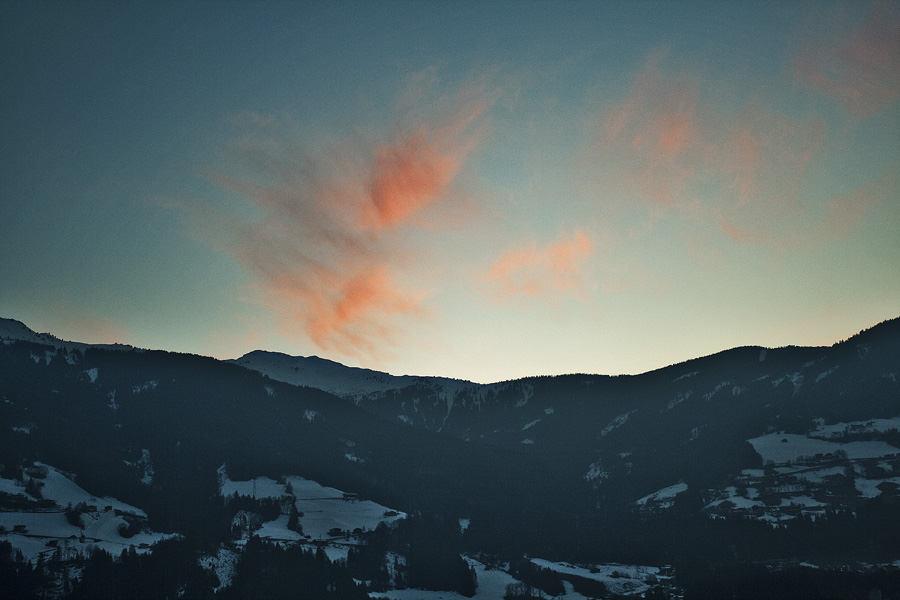 Feuer über den Bergen