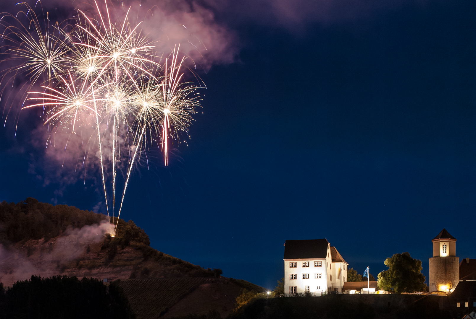 Feuer über der Burg