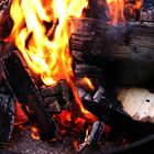 Feuer unter dem Thüringer Bratwurstrost...