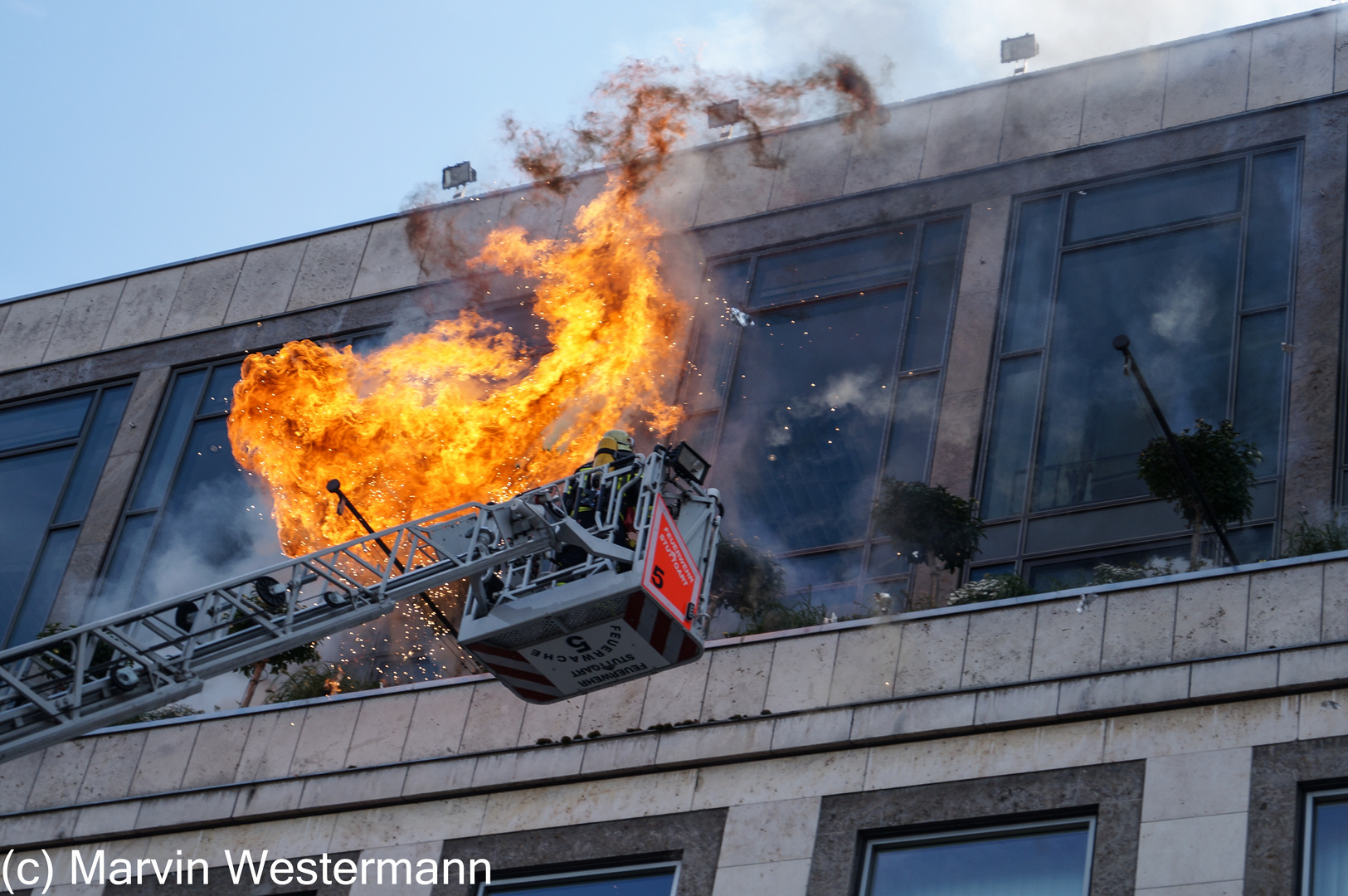 Feuerball am Rathaus Stuttgart