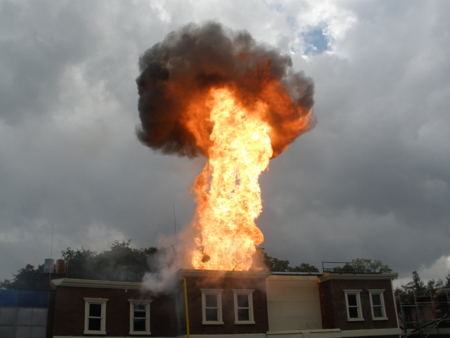 Feuerball im Movie Park