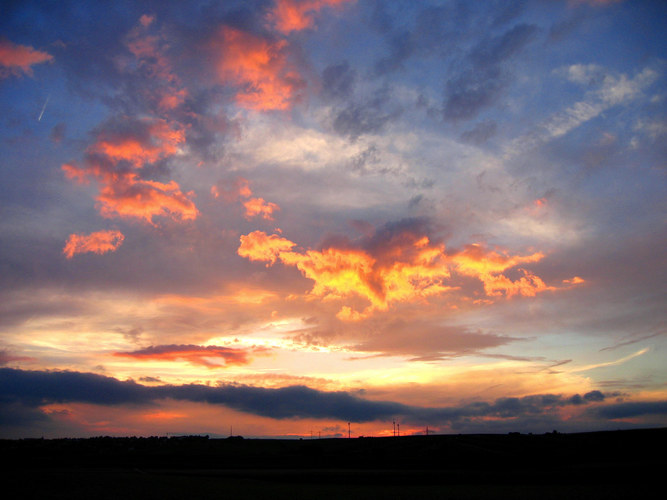 Feuerdrache am Himmel