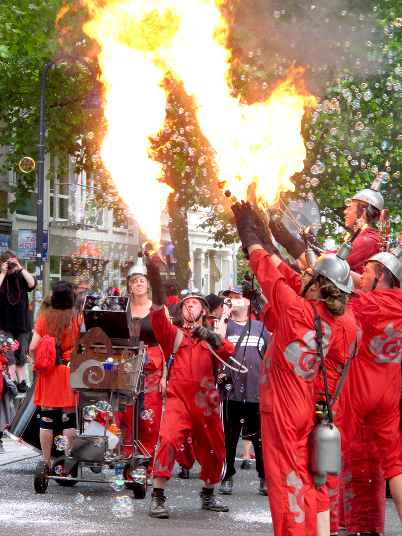 Feuergefährliches Schauspiel