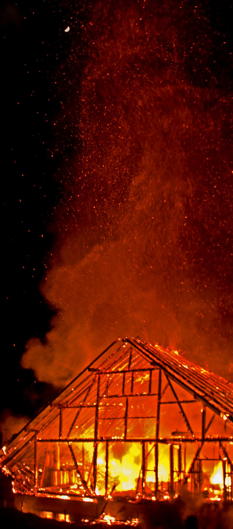 Feuerglut bis zum Mond