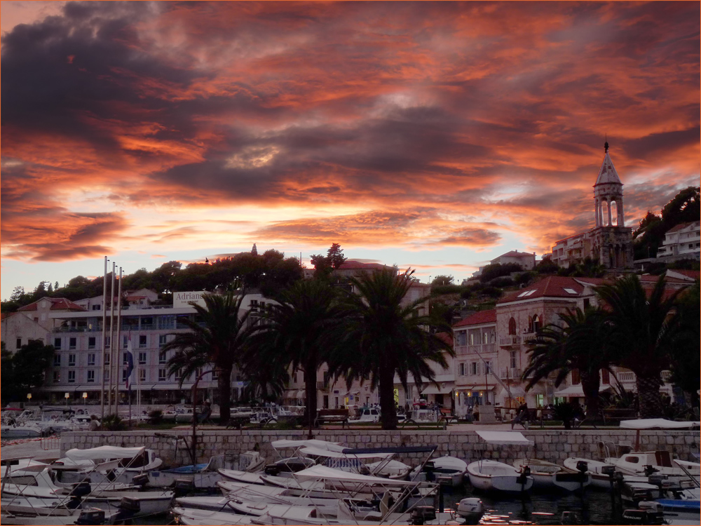 FEUERHIMMEL ÜBER HVAR