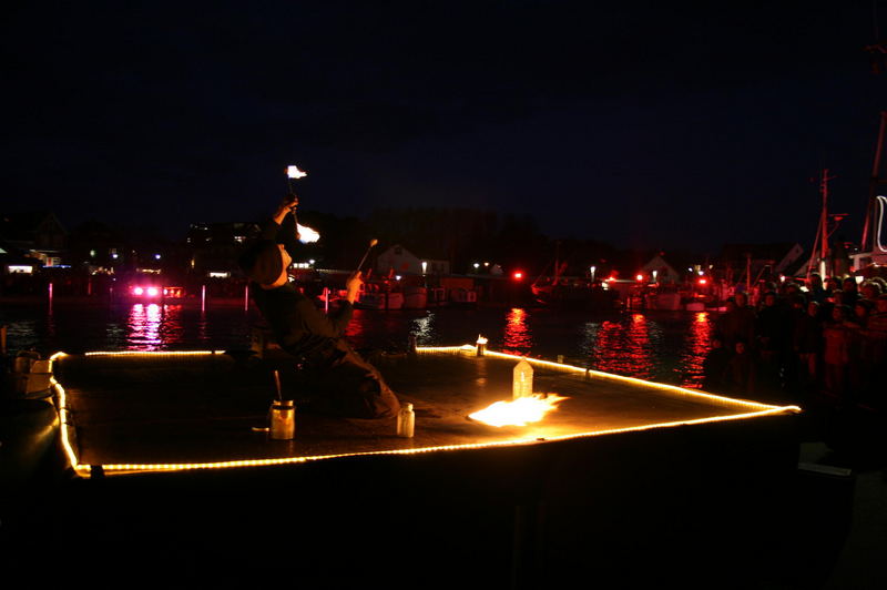 Feuerkünstler in Niendorf, Ostsee