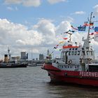 Feuerlöschboot trifft Eisbrecher Stettin -2-