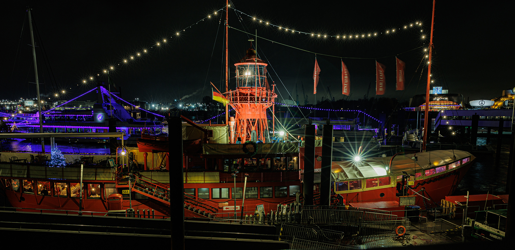 Feuerschiff an den Landungsbrücken