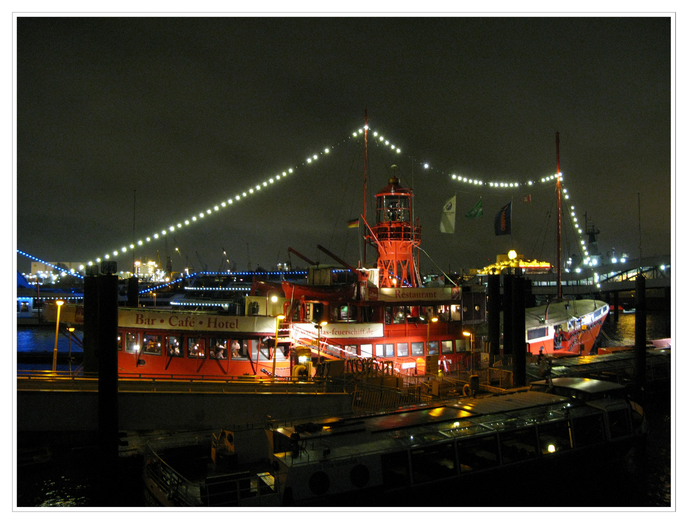 Feuerschiff in der Nacht