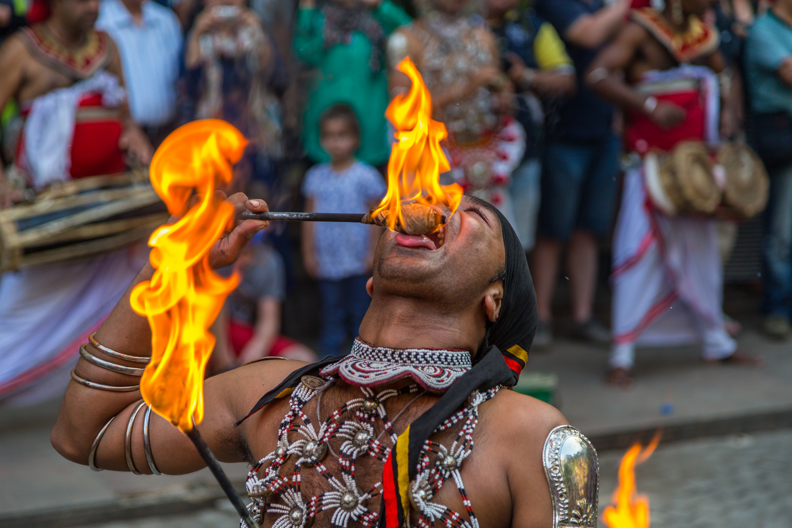 Feuerschlucker in Kandy (Sri Lanka)