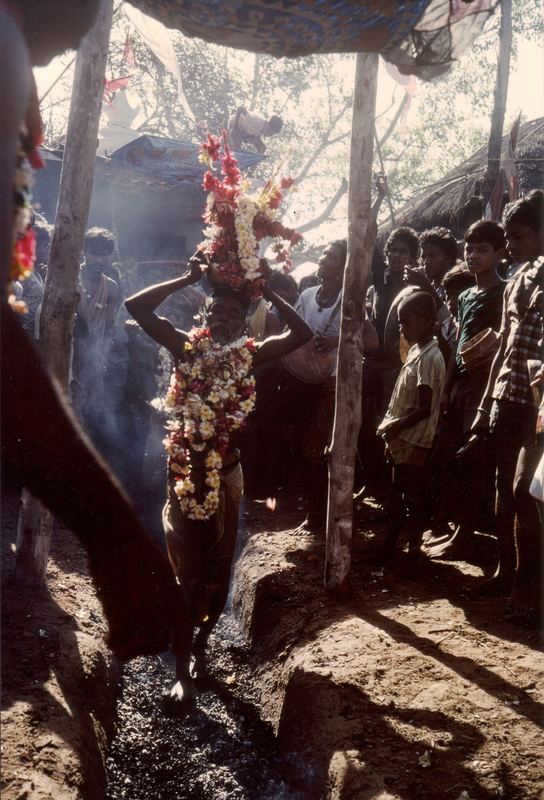 Feuerschreiten in der Heiligen Stadt Jagannath - Puri