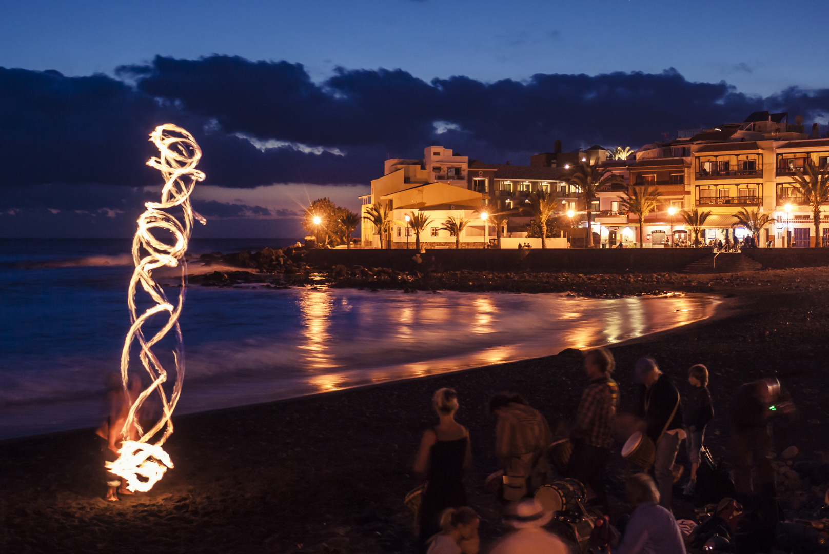 Feuershow in "La Playa Calera" am Strand