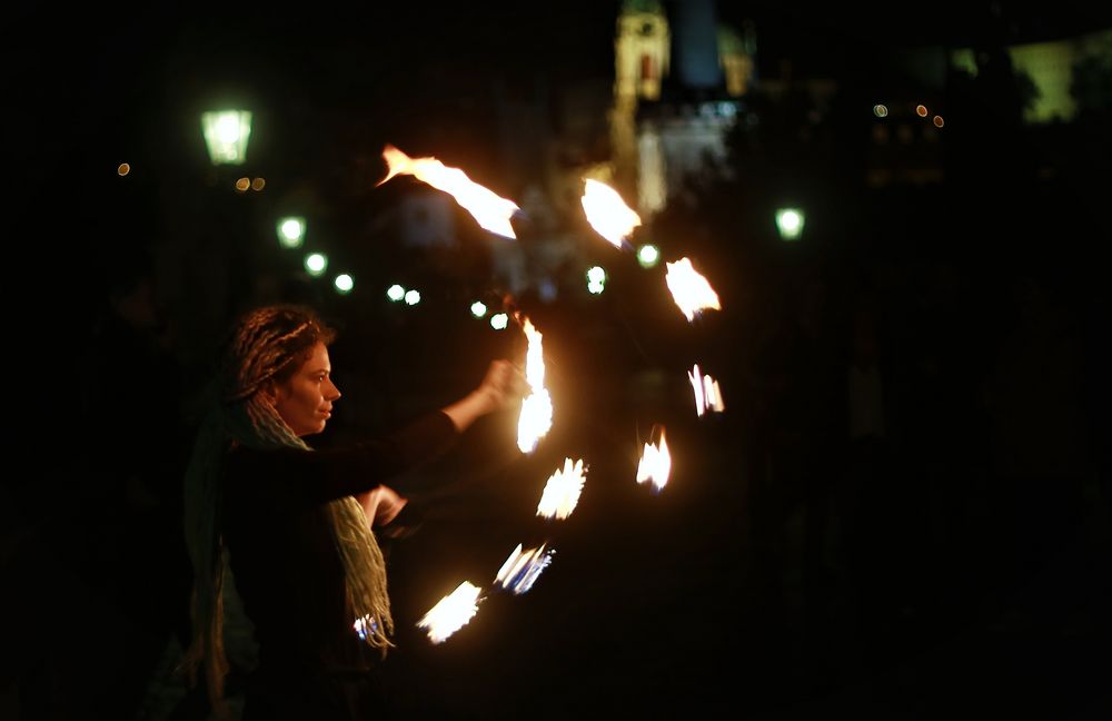 Feuershow Prag c750d-12-col Sept22 +9Fotos