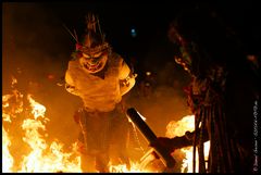 Feuerspiele bei einem Kecak Tanz, Bali/Indonesien