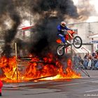 Feuerspringer bei Stuntshow