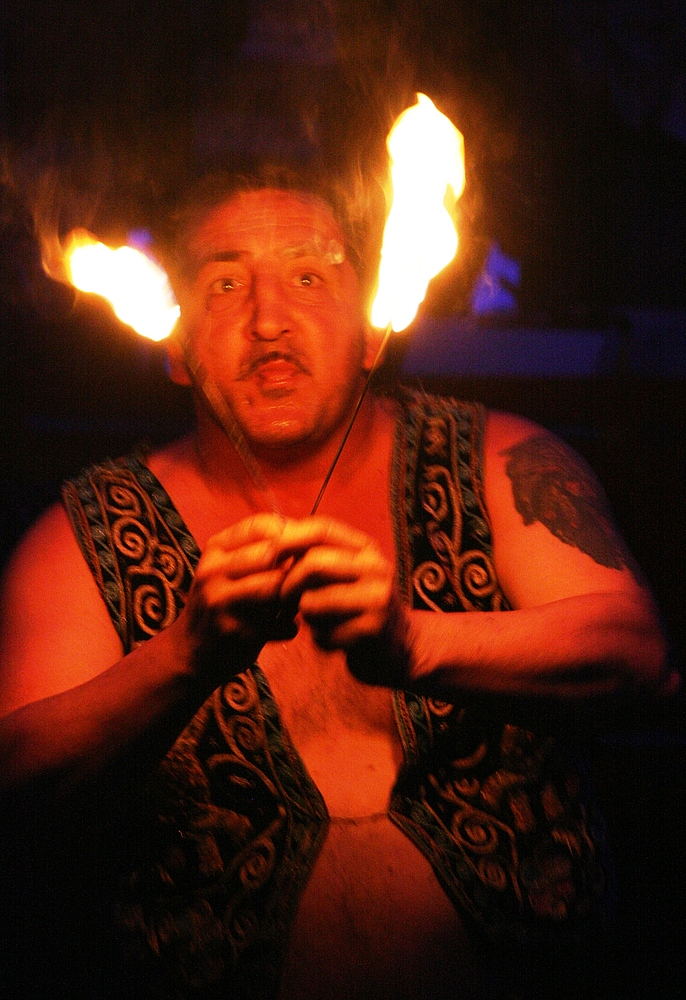 Feuerspucker vom Zirkus Charles Monroe