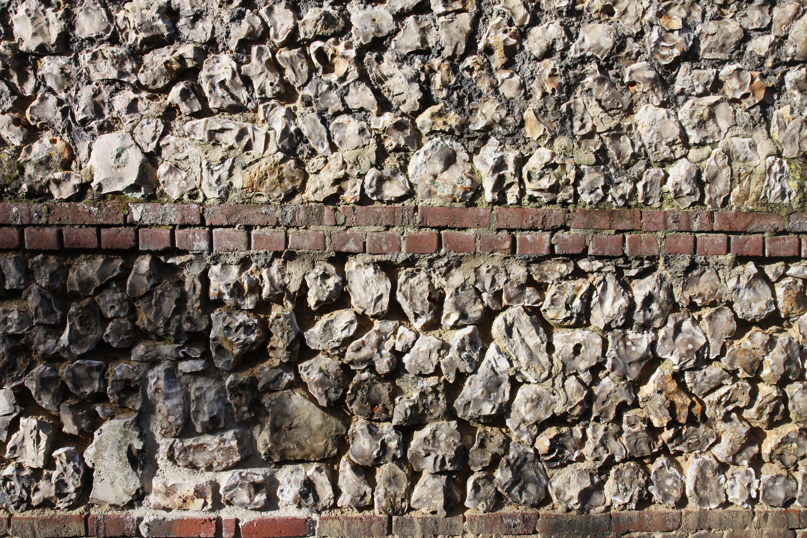 Feuersteinmauer in Étretat