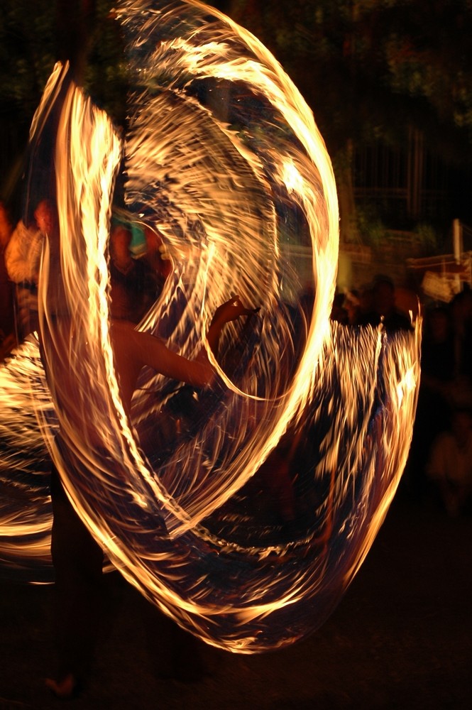 Feuertanz auf dem Mittelaltermarkt