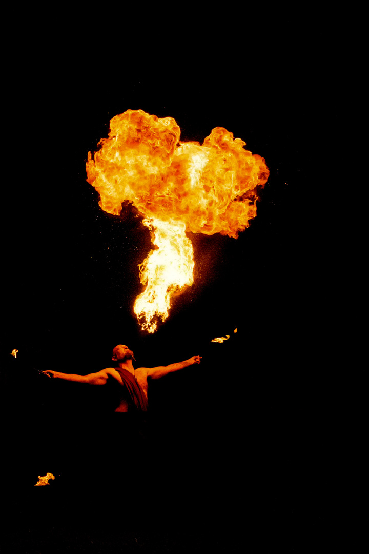 Feuertheater Chapeau Claque Rouge