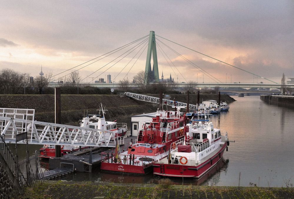 Feuerwache am Deutzer Hafen