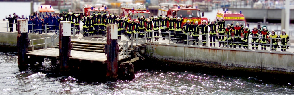 Feuerwehr am Laboer Hafen