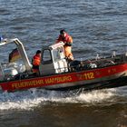 Feuerwehr auf der Elbe