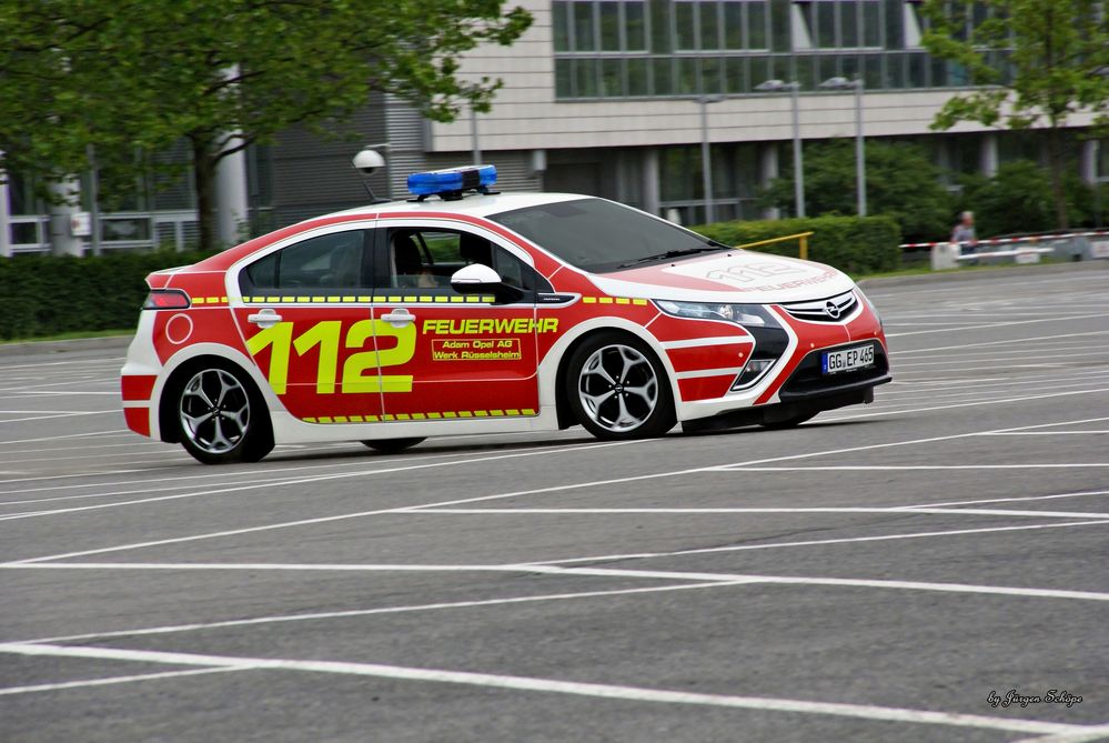 Feuerwehr Einsatzfahrzeug Opel Ampera ELW Rüsselsheim