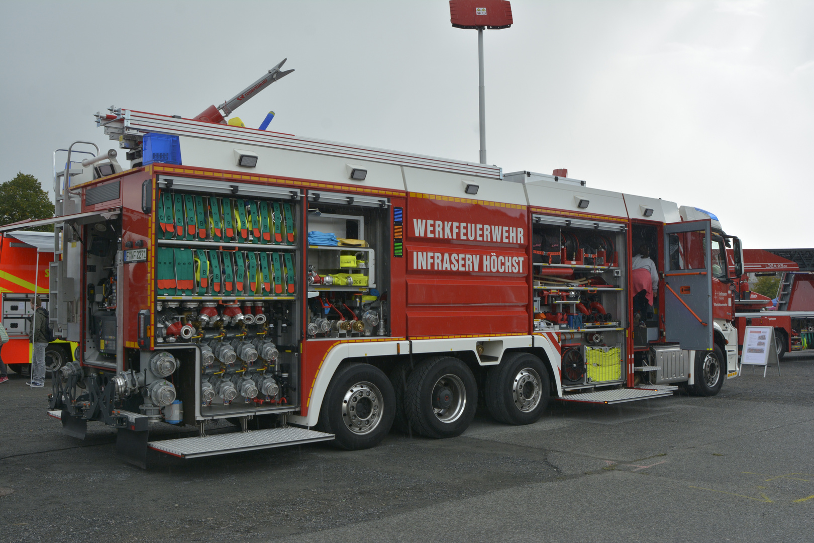 Feuerwehr Fahrzeug mit Sonderbeladung