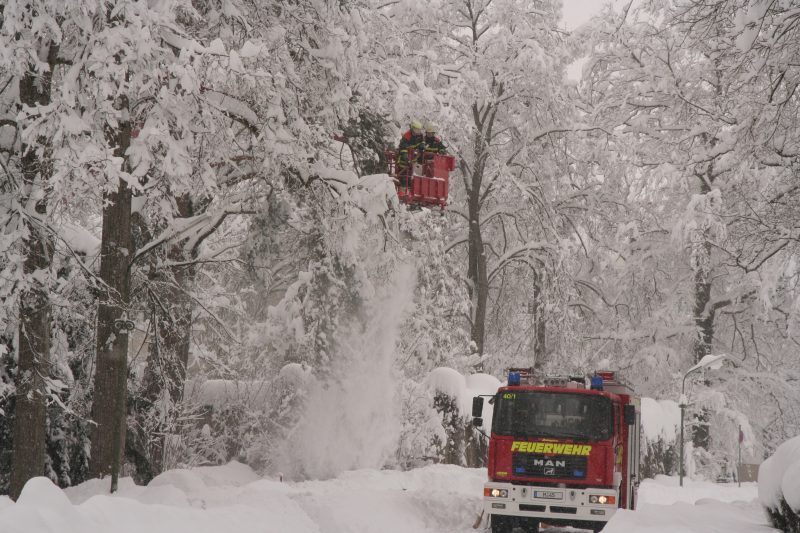 Feuerwehr im Schnee