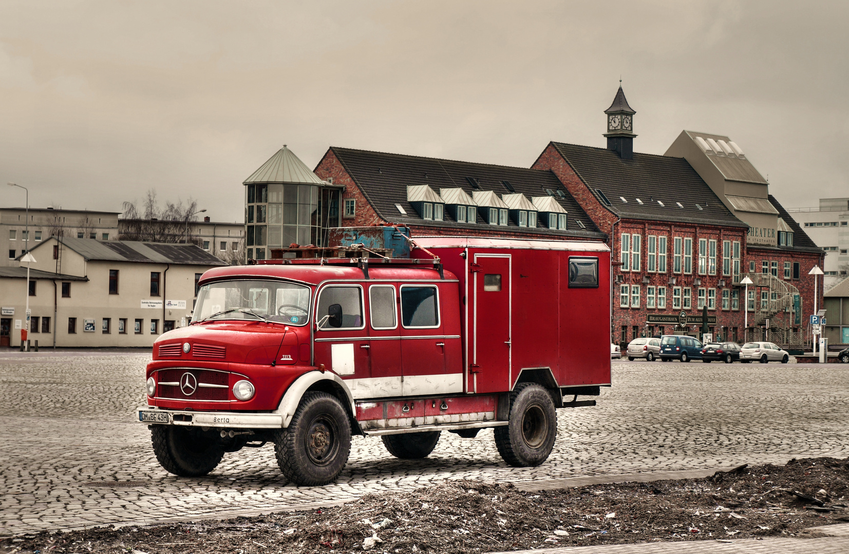 Feuerwehr im Stadthafen von Rostock Foto & Bild autos & zweiräder