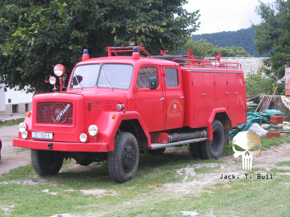 feuerwehr LKW aus Kroatien in Fužine