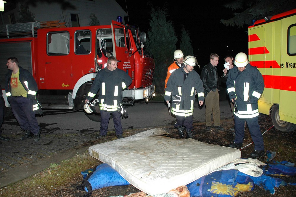 Feuerwehr löscht matrazenbrand simmerath rurberg kreis aachen