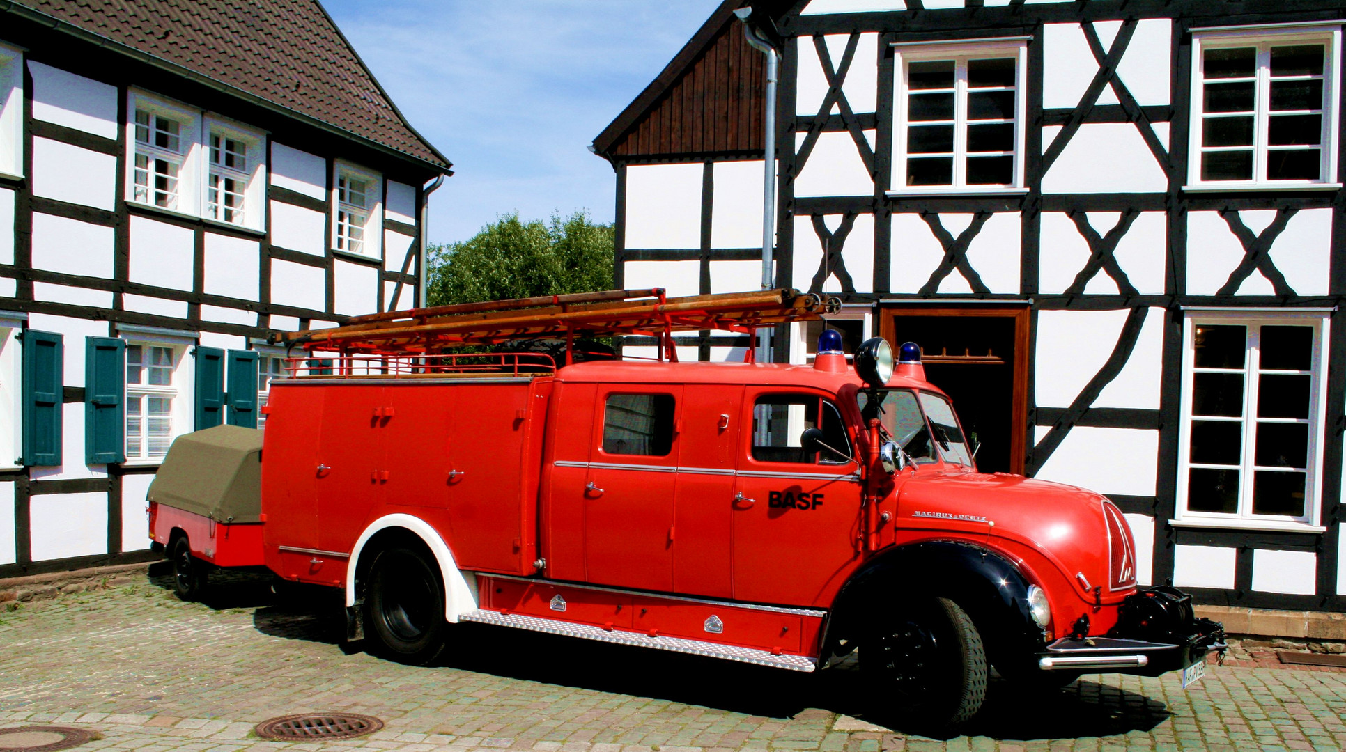 Feuerwehr Oldtimer Show 01