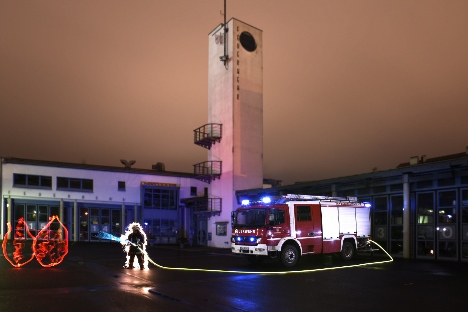 Feuerwehr trifft Lightpainting