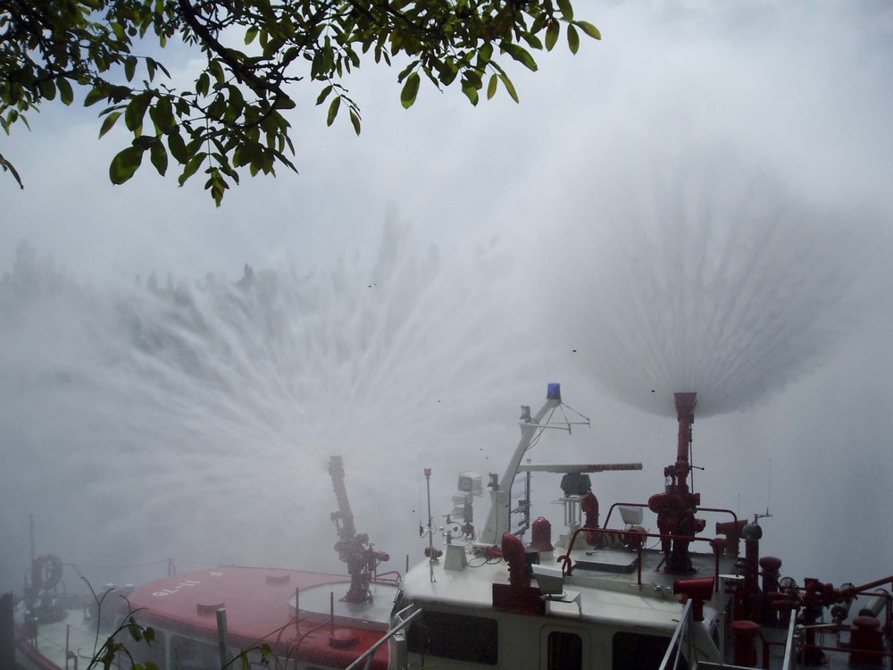 Feuerwehrboot in Action