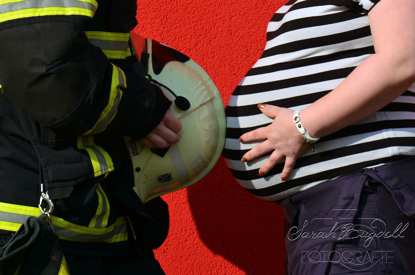 Feuerwehrhelm oder Babybauch?