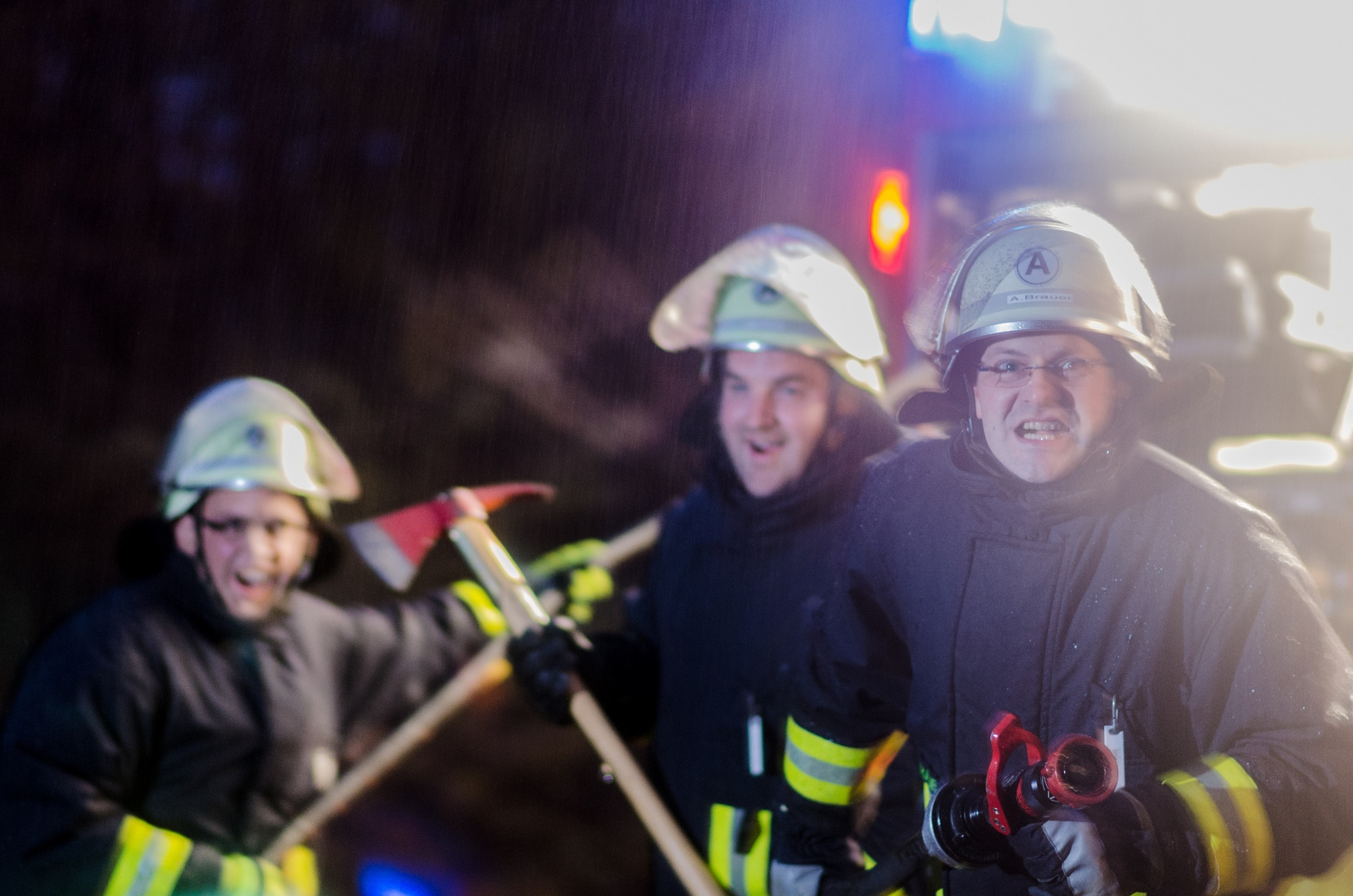 Feuerwehrmänner - Attacke!!!