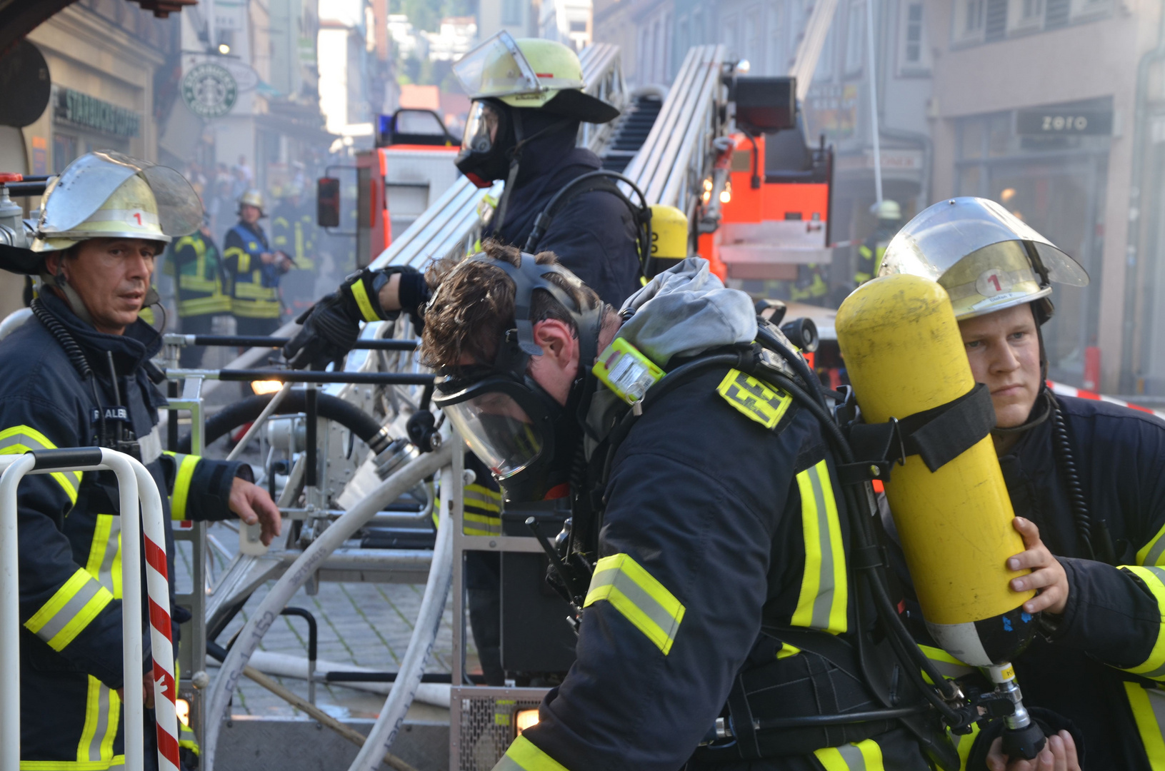 Feuerwehrmann nach einem Einsatz in Esslingen