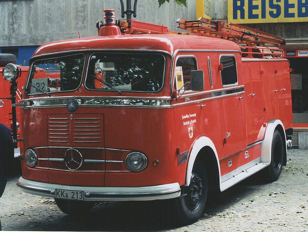 Feuerwehrtag Köln 1997-Mercedes 319 der Freiw. FW Grefrath