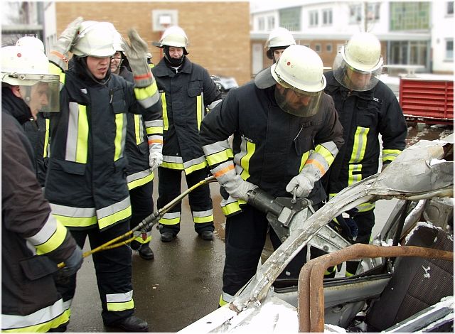 Feuerwehrübung Rettungsgerät