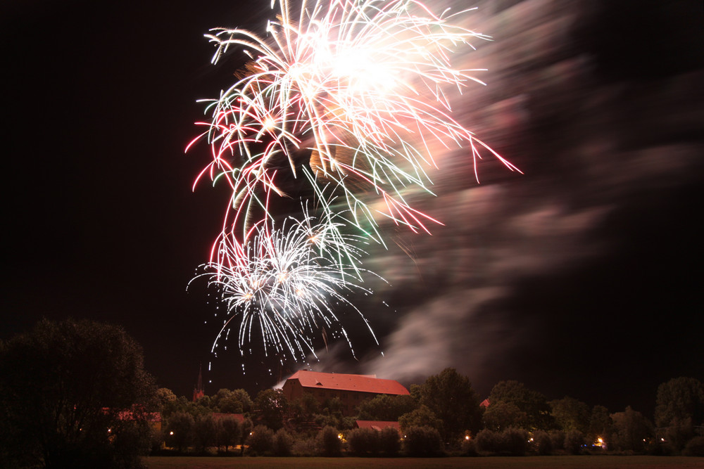 Feuerwerk 1000jahre Wolmirstedt zweiter Versuch