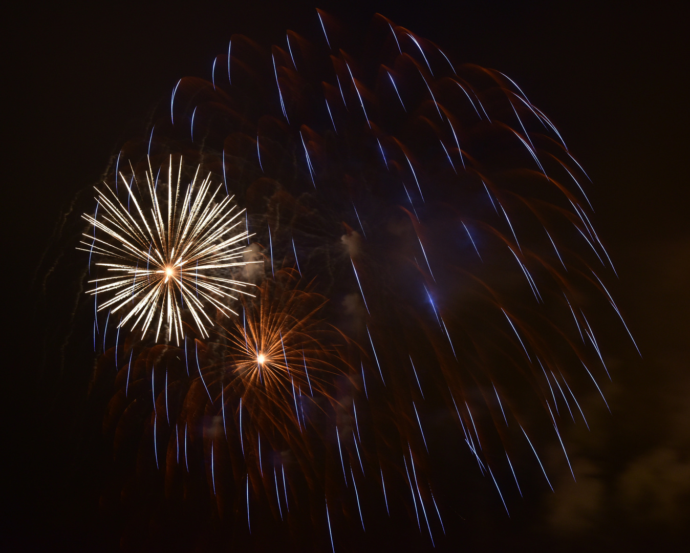 Feuerwerk Foto & Bild | motive, himmelslichter Bilder auf fotocommunity
