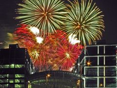 Feuerwerk am Berliner Hauptbahnhof (01) ...