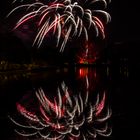 Feuerwerk am Dutzendteich in Nürnberg anlässlich des Frühlingsvolksfestes - Nacht der tausend Lichte