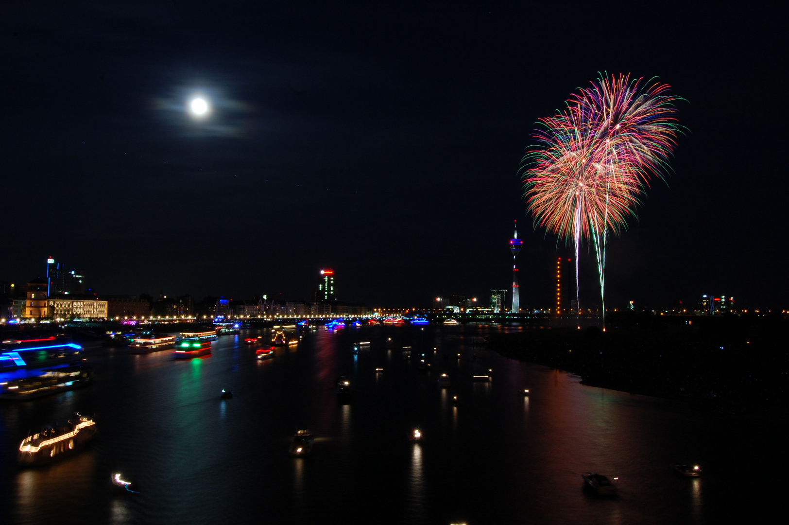 Feuerwerk am Japantag in Düsseldorf