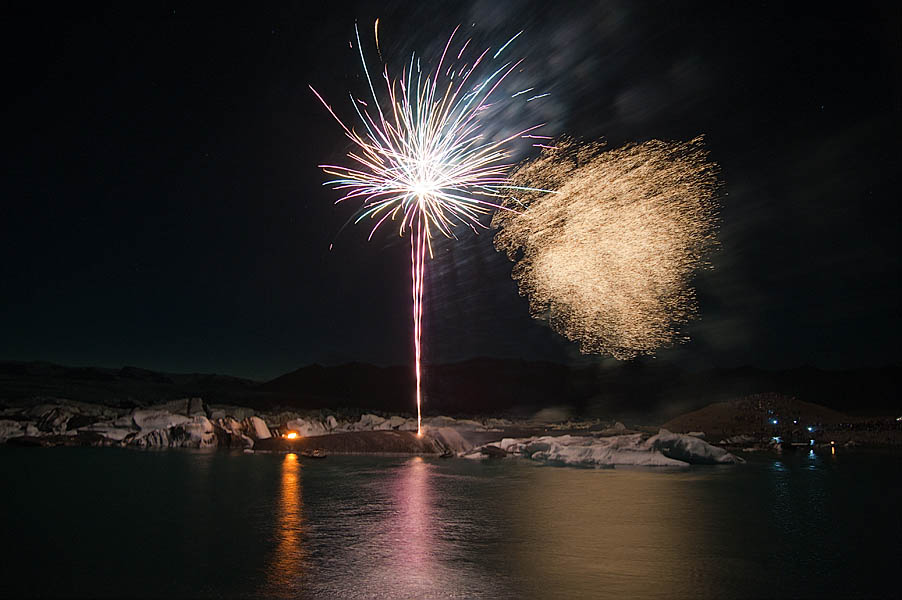 Feuerwerk am Jökulsárlon